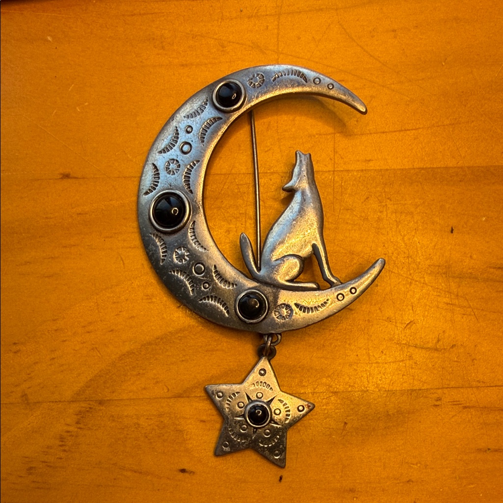 Vintage Jj 1988 Pewter Crescent Moon And Howling Wolf With Dangling Star Brooch 25$